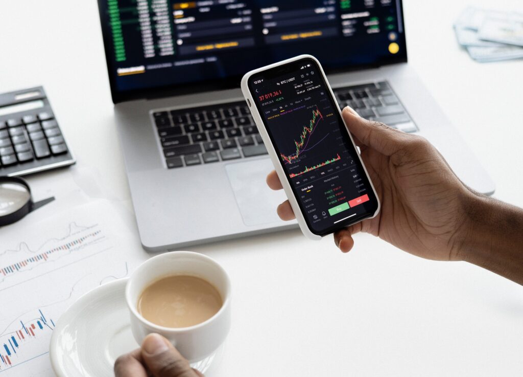 7 Reasons Why Swing Trading is Better Than Day Trading